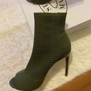 Knit Olive green heels